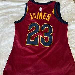 Cleavland Cavilers jersey LeBron James